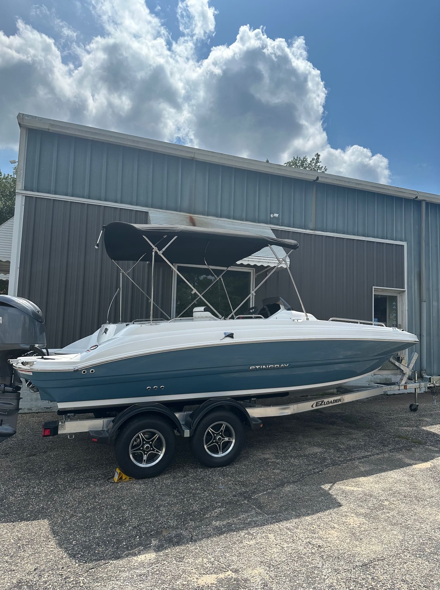 2025 STINGRAY 192SC YAMAHA F150XC EZ LOADER TRAILER iamge 1