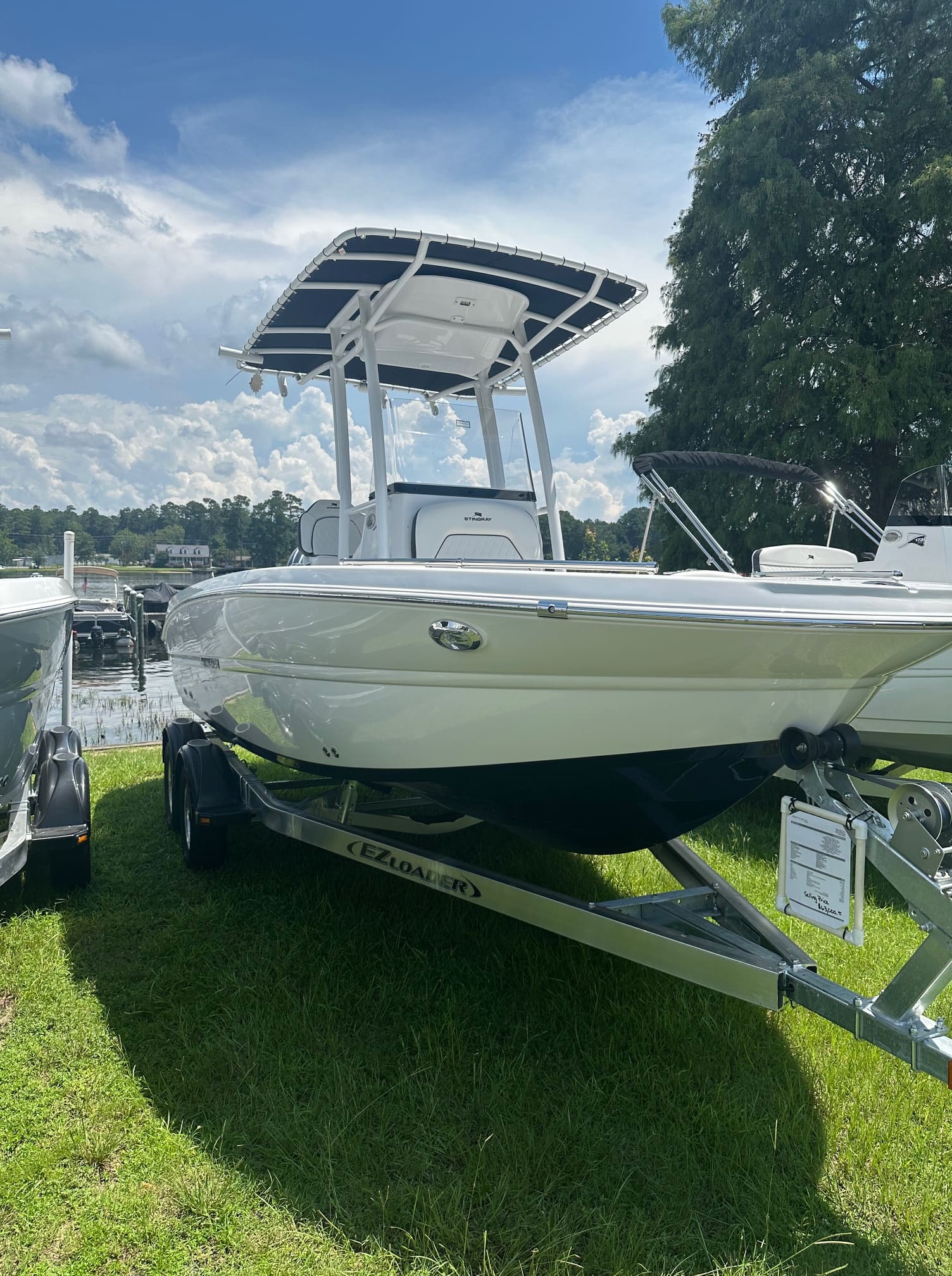 2025 STINGRAY 216CC YAMAHA F150XC EZ LOADER TRAILER Image 1